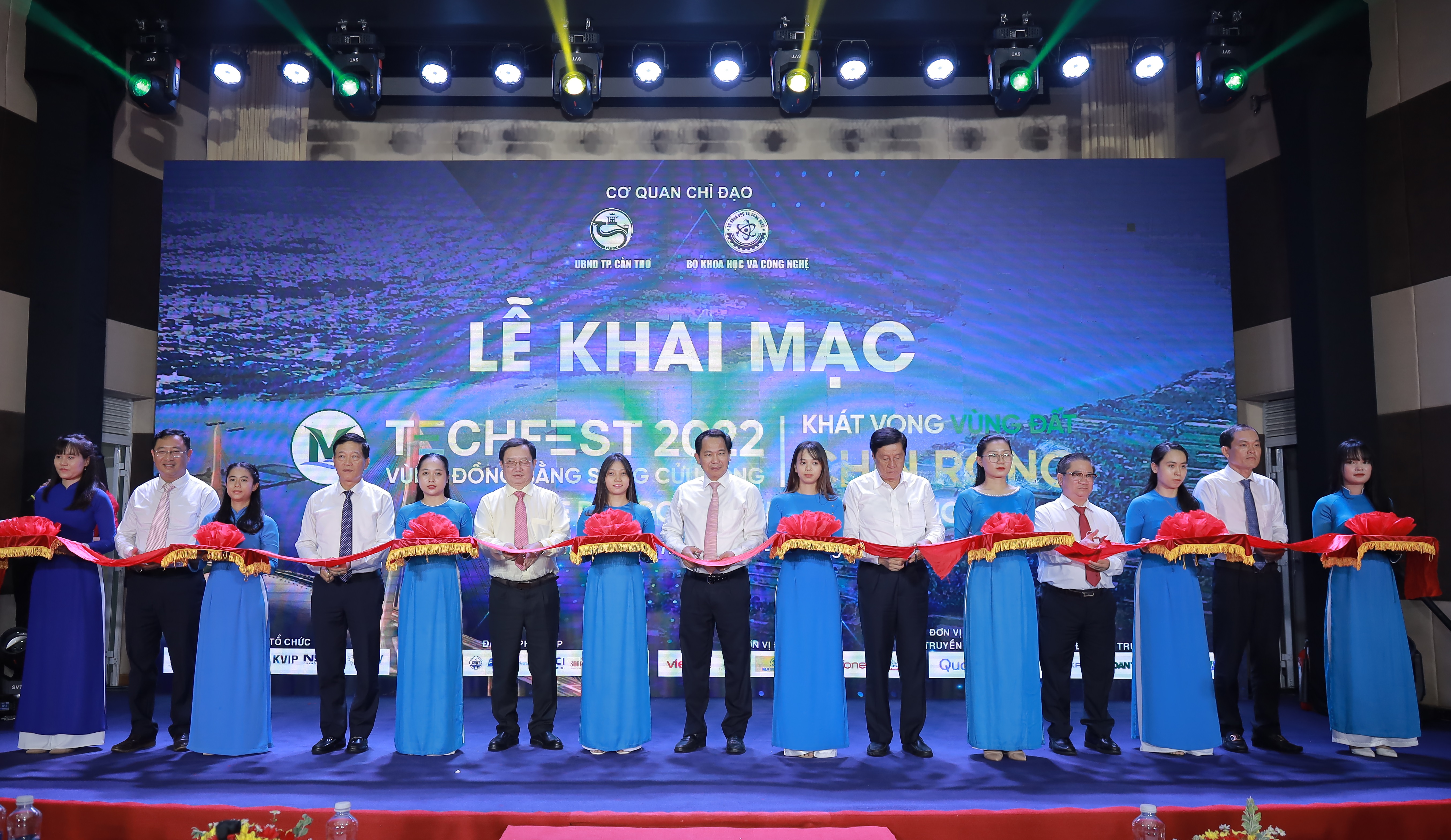 Khai mạc TECHFEST Mekong 2022 với chủ đề “Khát vọng vùng đất Chín Rồng” tại TP.Cần Thơ sáng 19/10. 