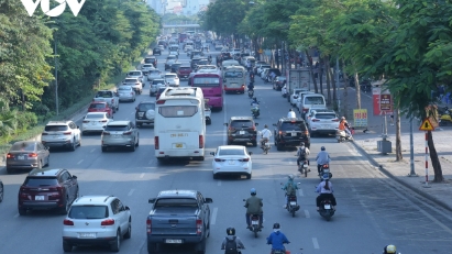 Motor cars taking over from motorbikes