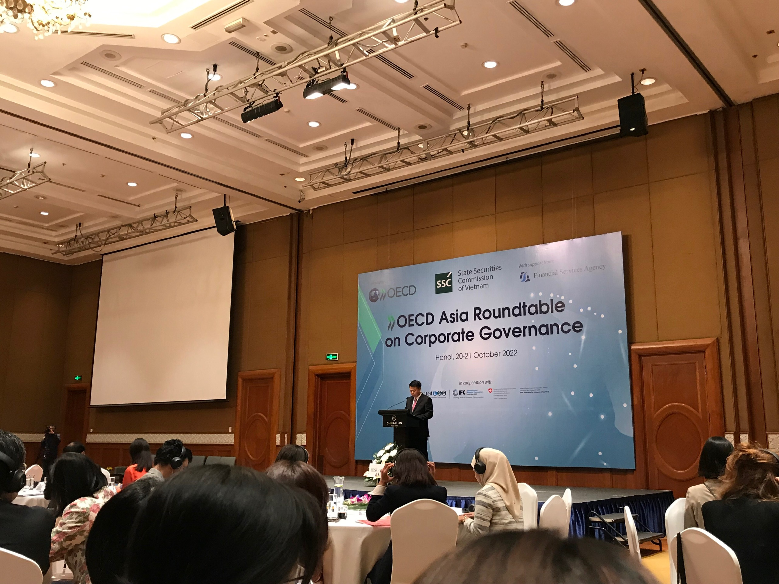 Toàn cảnh Hội nghị Bàn tròn châu Á – OECD về quản trị công ty năm 2022.