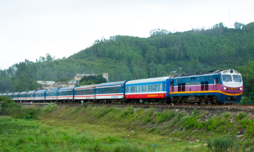 Vé tàu Tết Qúy Mão tăng giá, cao điểm lên tới 2,7 triệu đồng