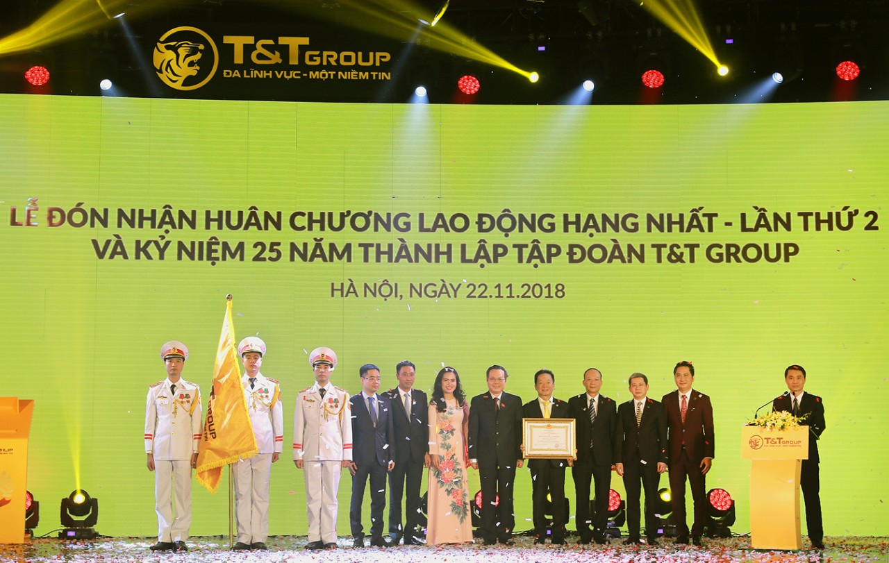 Tập đo&agrave;n T&T Group vinh dự hai lần được Nh&agrave; nước trao tặng Hu&acirc;n chương Lao động hạng Nhất.