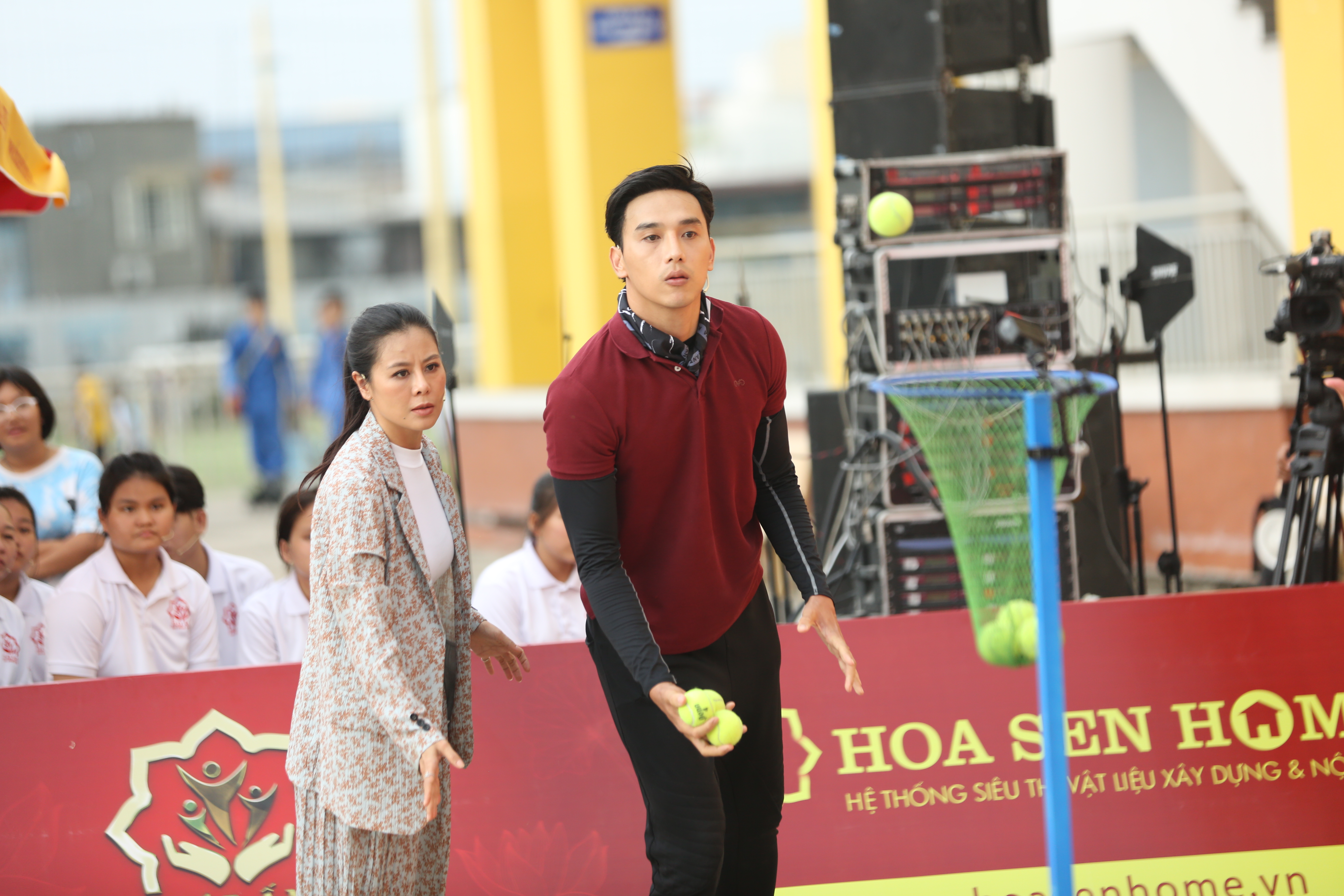 Thuận Nguyễn, Nam Thư v&ocirc; c&ugrave;ng tập trung với quyết t&acirc;m gi&agrave;nh thắng lợi trong thời gian nhanh nhất.