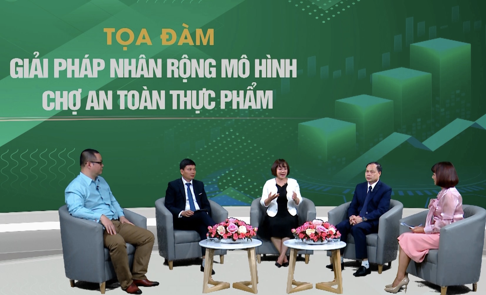 C&aacute;c diễn giả tại buổi tọa đ&agrave;m.