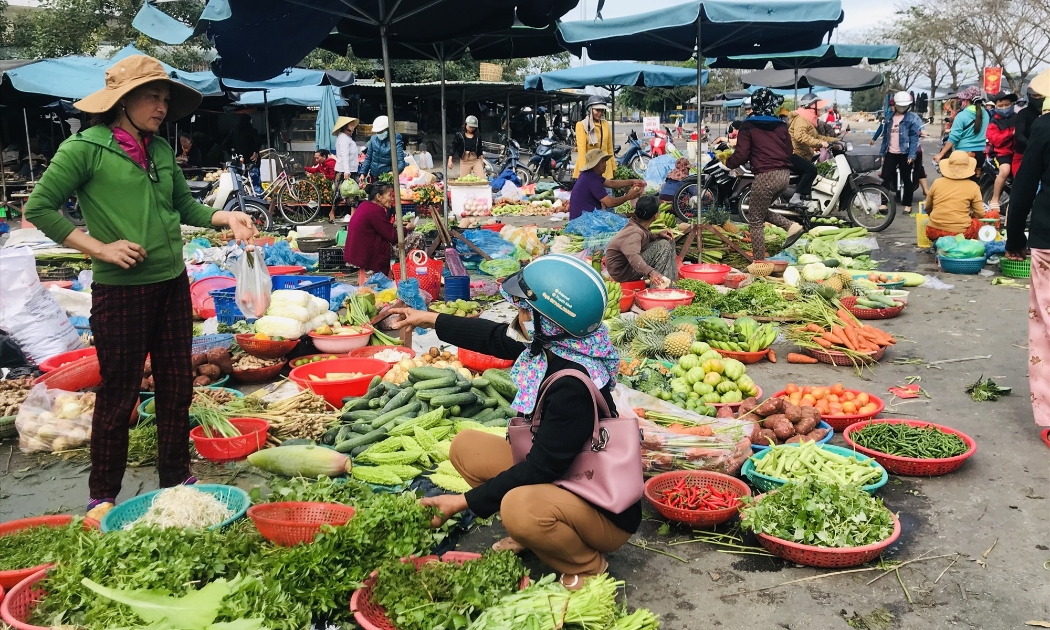 80% chợ là khu vực nông thôn, 86% là chợ hạng III quy mô nhỏ khiến công tác quản lý an toàn thực phẩm khó khăn.