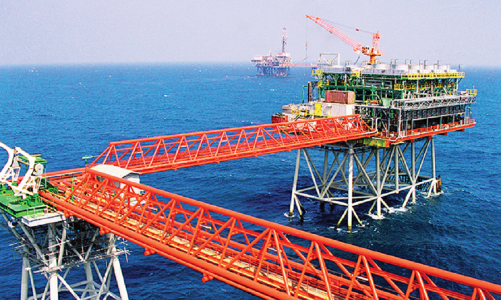 Chuyển dịch năng lượng: Ngành dầu khí chuyển nguy thành cơ 