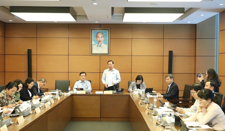 Đoàn Đại biểu Quốc hội TP.HCM thảo luận tại tổ trong chương trình Kỳ họp thứ 4, Quốc hội khoá XV, ngày 22/10/2022 - Ảnh: TK.
