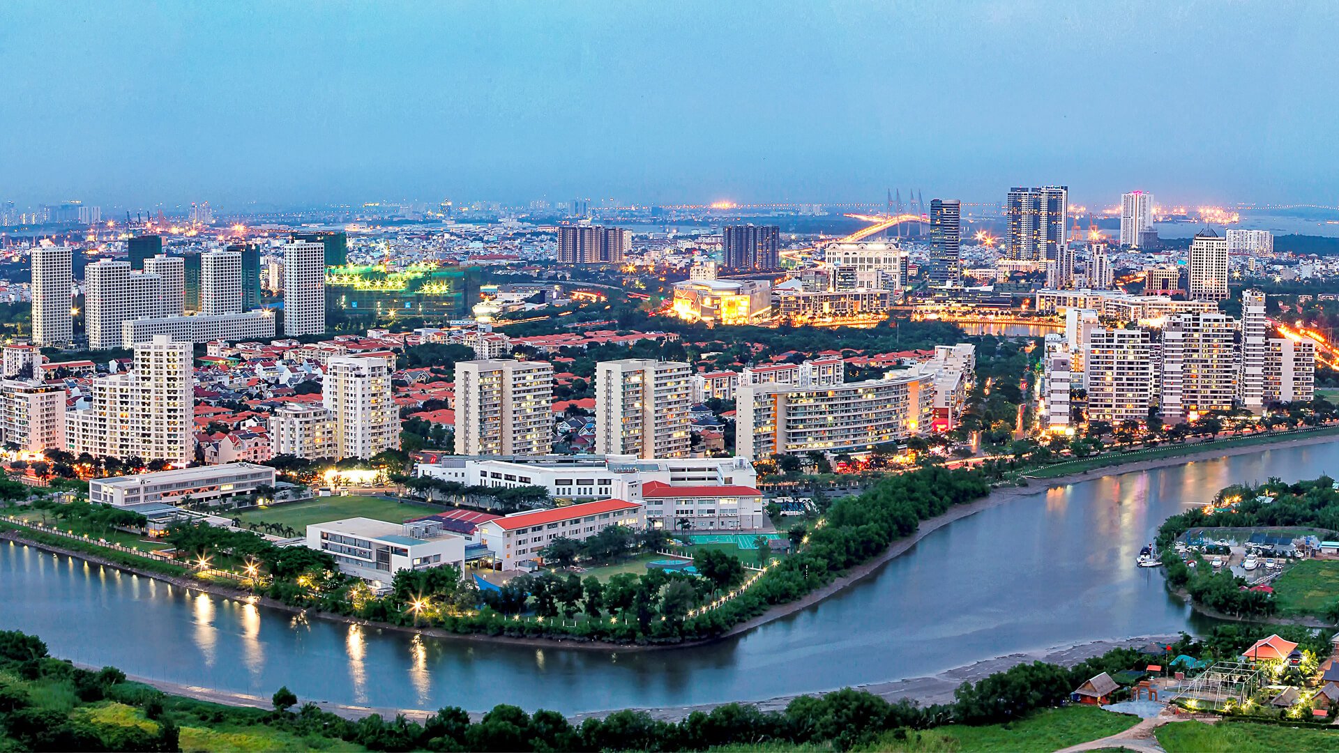 Từ khu đầm lầy, Phú Mỹ Hưng trở thành đô thị kiểu mẫu Việt Nam.