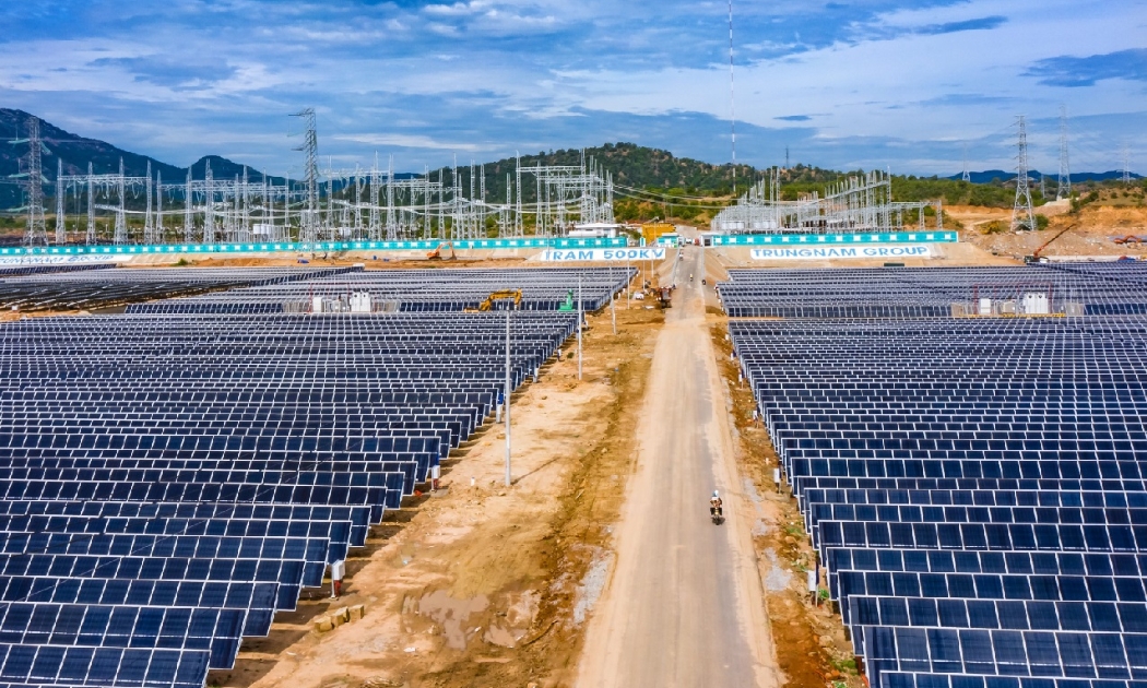 Tổ hợp nhà máy điện mặt trời Trung Nam.