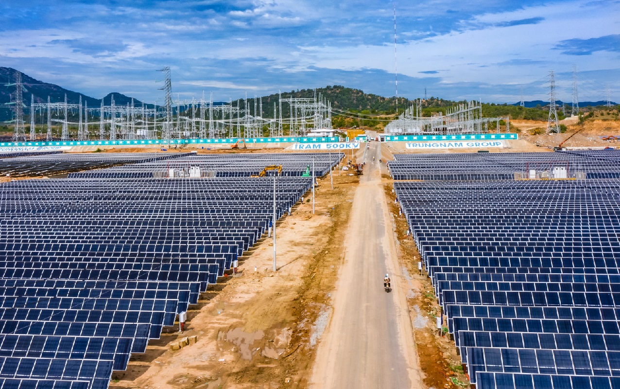 Tổ hợp nhà máy điện mặt trời Trung Nam.