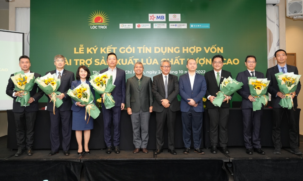 Lễ ký kết hợp đồng tài trợ hợp vốn giữa Lộc Trời và 7 ngân hàng lớn