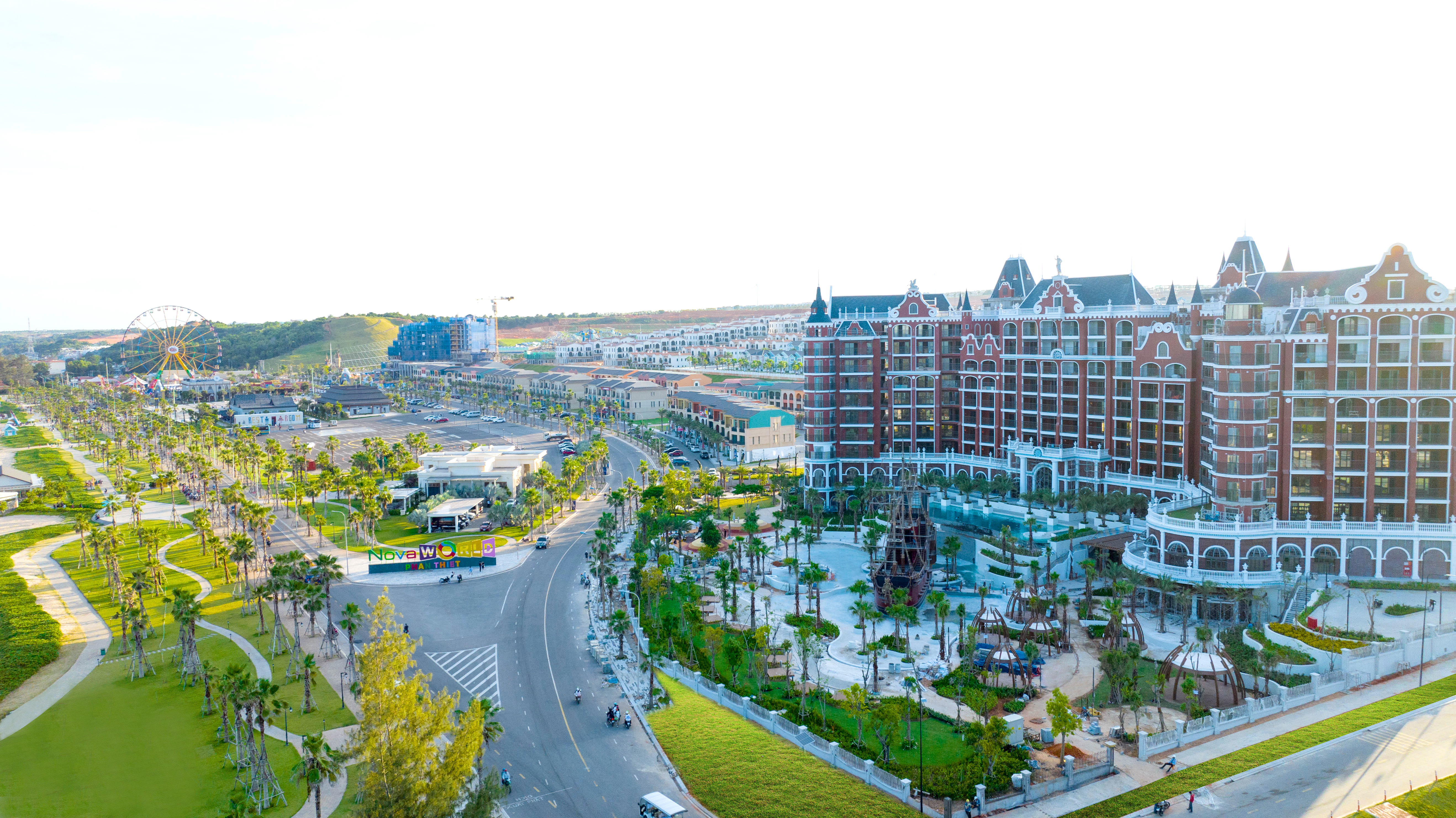 NovaWorld Phan Thiet đã vận hành giai đoạn 1 và thu hút hàng ngàn lượt khách mỗi tuần, bảo chứng tiềm năng sinh lời mạnh mẽ.