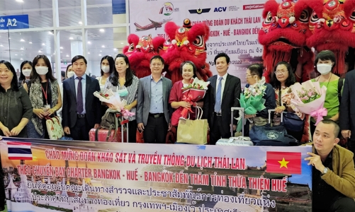 Chuyến bay quốc tế đầu tiên quay lại Huế sau đại dịch 