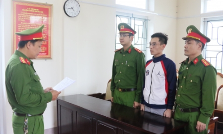 Cơ quan điều tra ra quyết định khởi tố bị can Hùng. Ảnh: Công an tỉnh Hà Tĩnh.