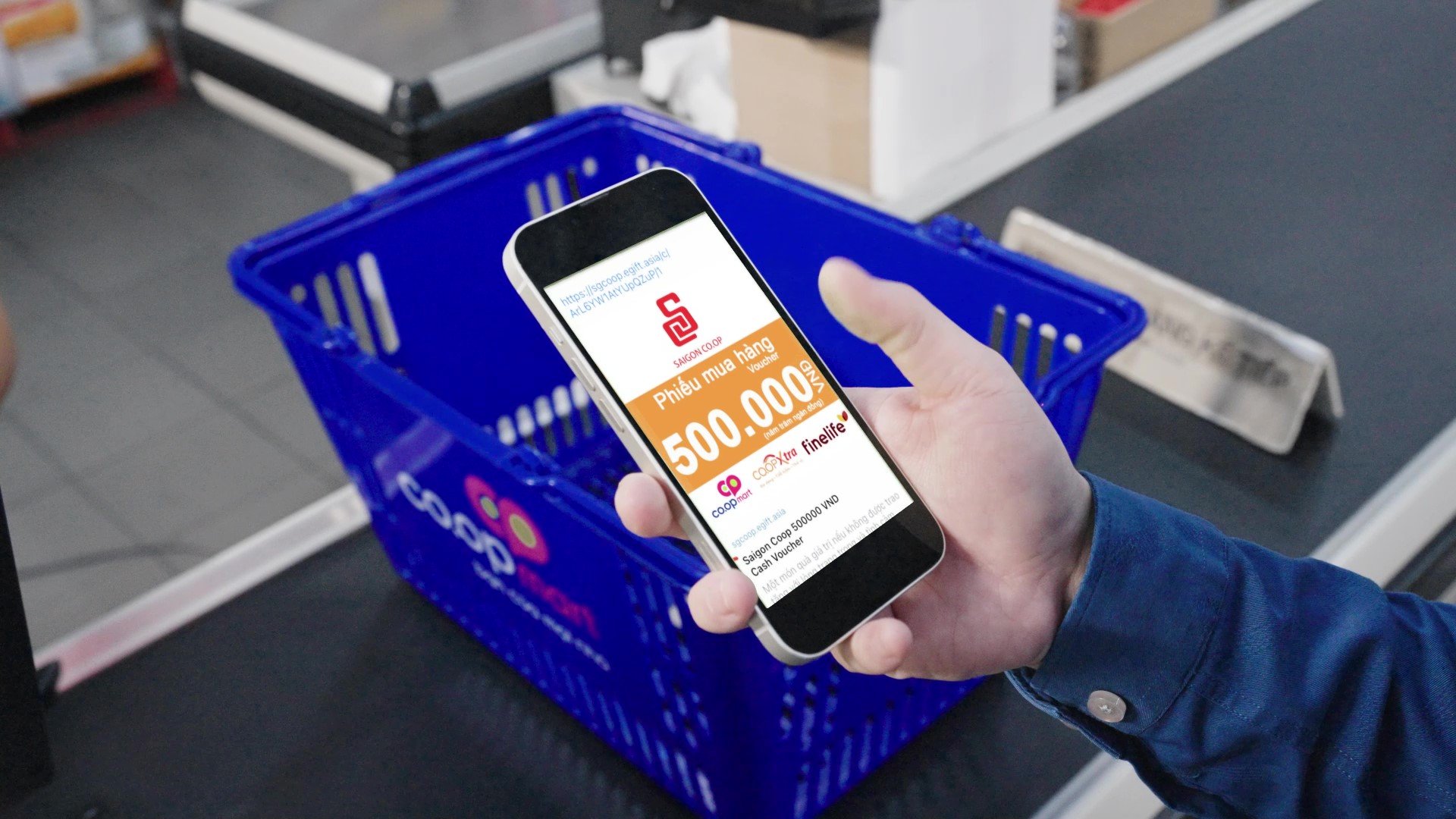 E-Voucher/ E-Gift c&oacute; thể được sử dụng trong c&aacute;c chương tr&igrave;nh khuyến m&atilde;i của doanh nghiệp hoặc sử dụng l&agrave;m qu&agrave; tặng giữa c&aacute;c kh&aacute;ch h&agrave;ng c&aacute; nh&acirc;n.