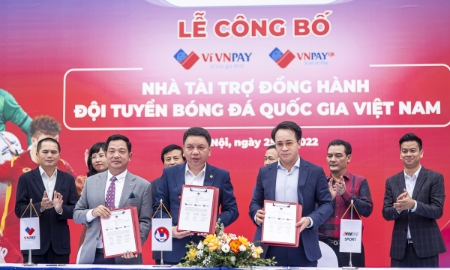 Ông Lê Tánh - Phó Chủ tịch HĐQT kiêm Tổng Giám đốc VNPAY, ông Lê Hoài Anh - Tổng thư ký Liên đoàn Bóng đá Việt Nam, ông Lê Đắc Lâm - Chủ tịch VTVcab sport tại lễ ký kết hợp tác.
