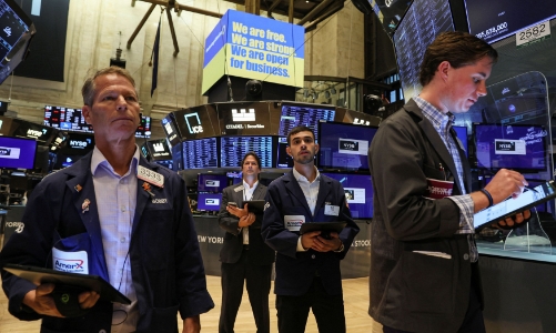 Chứng khoán Mỹ duy trì đà tăng, giá dầu đi lên nhờ đồng USD và lợi suất trái phiếu cùng giảm