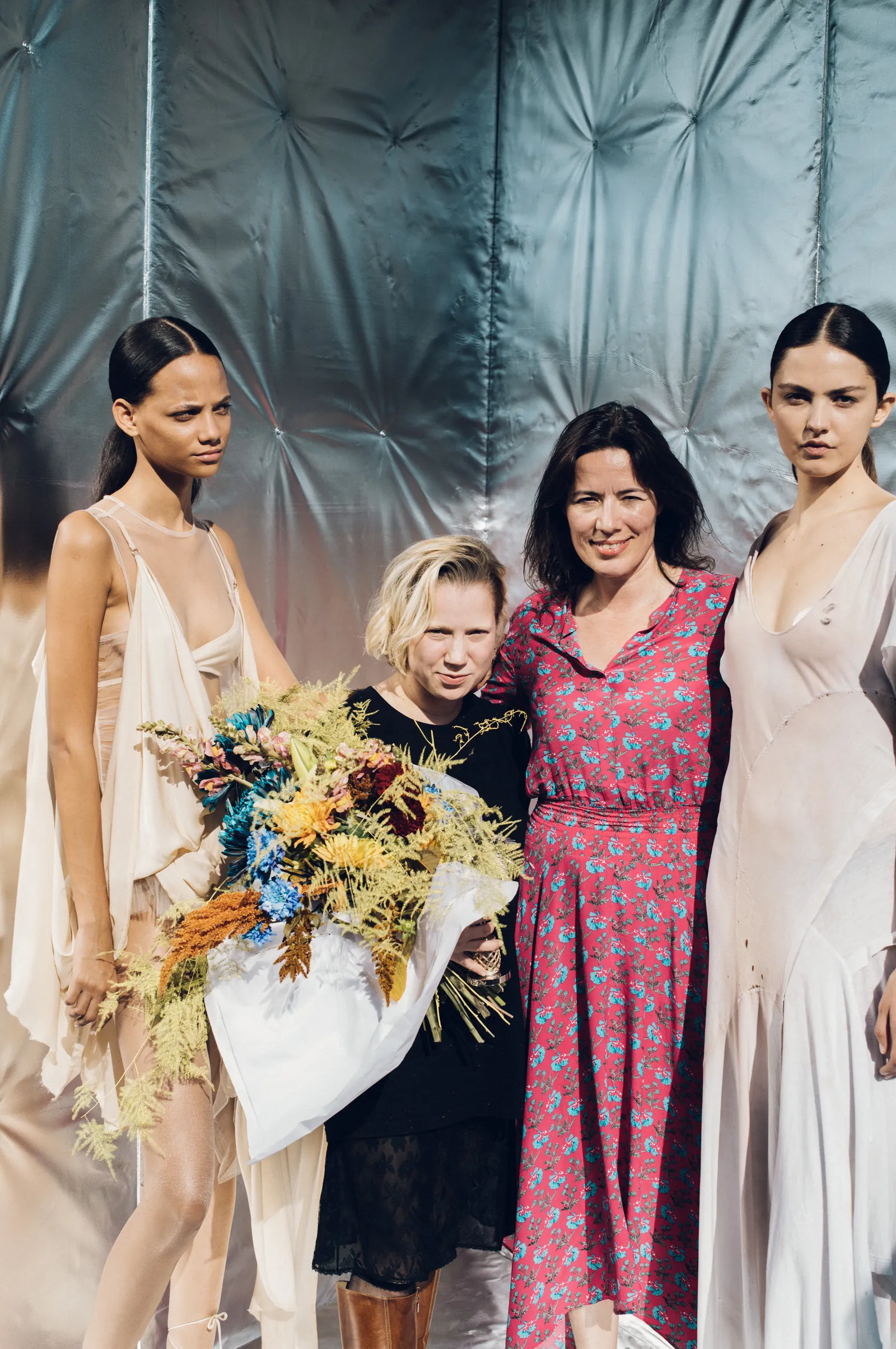 NTK Sini Saavala - người thắng cuộc tại&nbsp;Hy&egrave;res International Festival v&agrave; Nativit&eacute; Rodriguez, tổng gi&aacute;m đốc của L'Atelier des Mati&egrave;res.