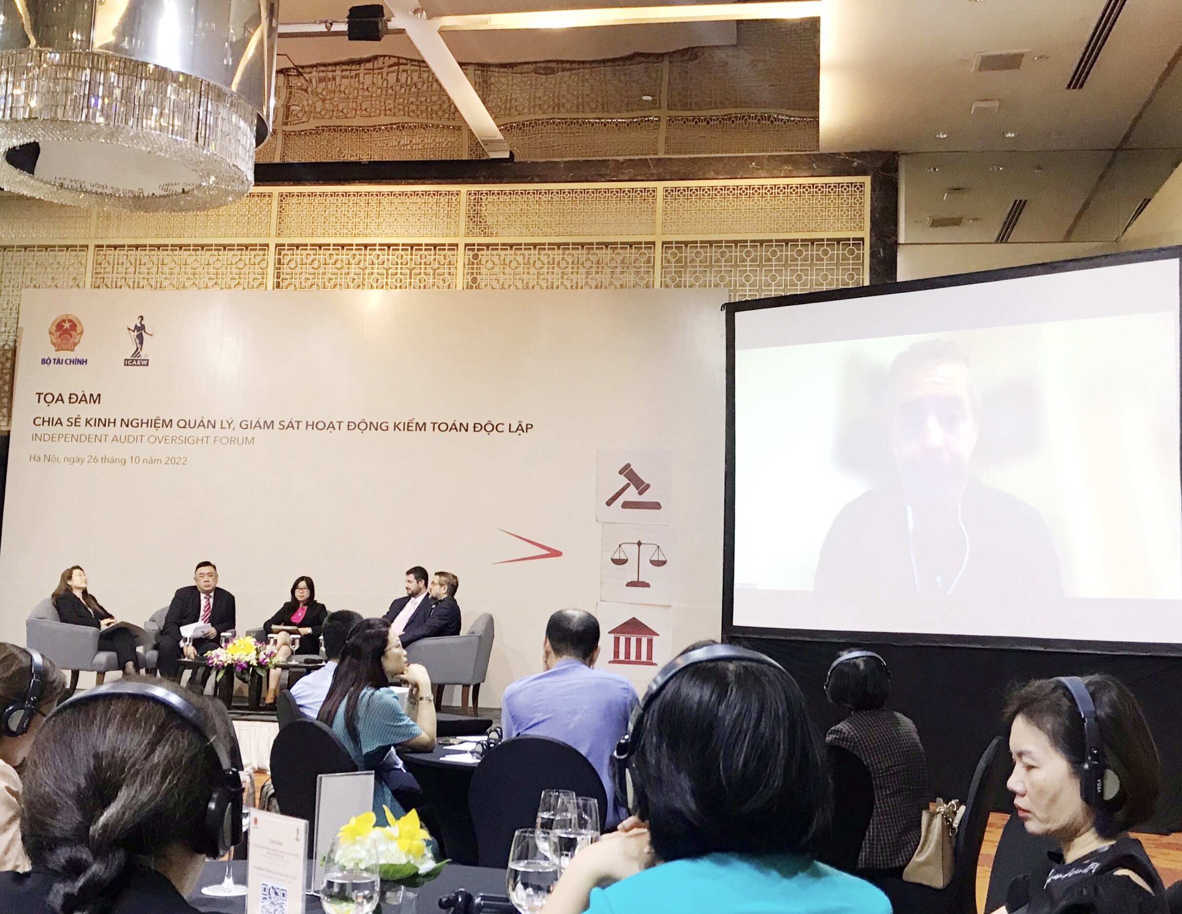 To&agrave;n cảnh&nbsp;toạ đ&agrave;m 