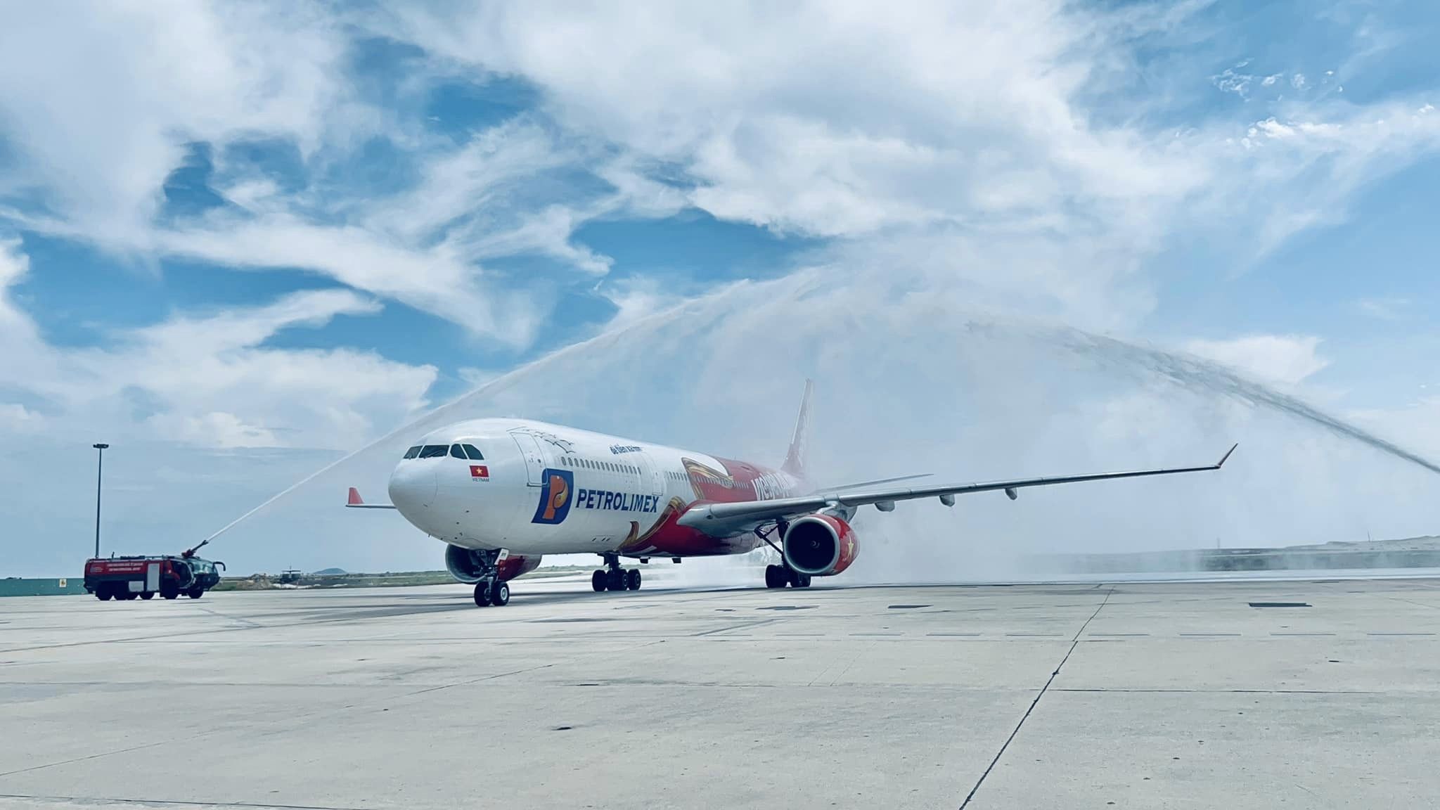 S&aacute;ng 26/10 vừa qua, Sở Du lịch tỉnh Kh&aacute;nh H&ograve;a đ&atilde; tổ chức lễ đ&oacute;n chuyến bay từ Kazakhstan đến Nha Trang - Kh&aacute;nh H&ograve;a.&nbsp;