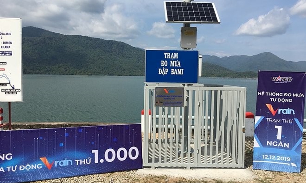 Một trạm đo mưa VRain tự động cảnh báo lượng mưa vượt ngưỡng.
