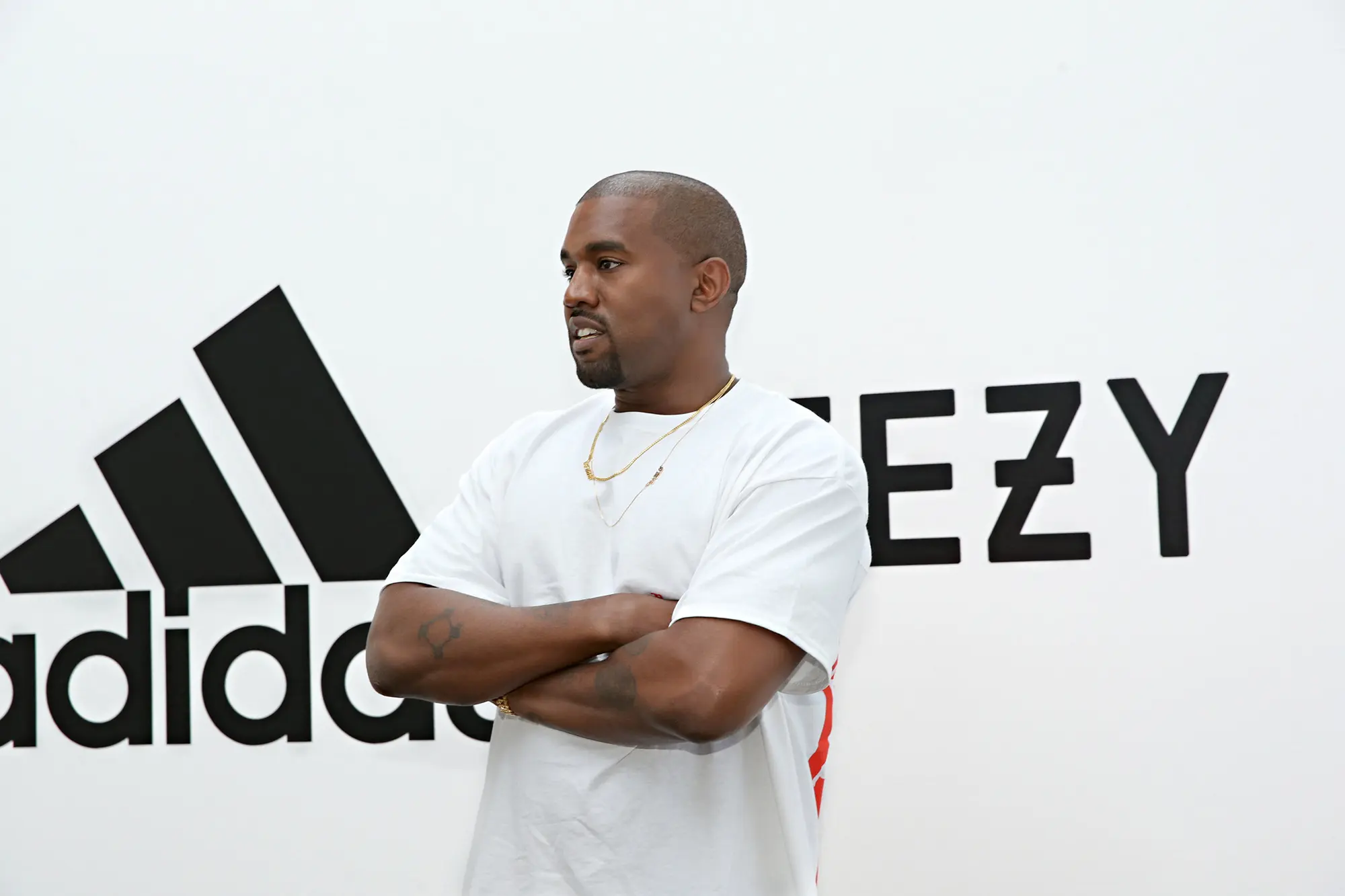 Adidas tuyên bố ngừng sản xuất các sản phẩm mang thương hiệu Yeezy.