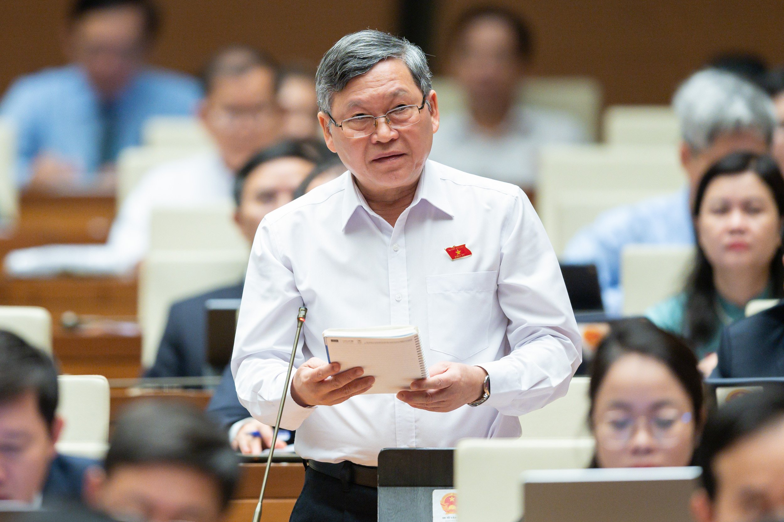 Đại biểu T&ocirc; Văn T&aacute;m, Đo&agrave;n Đại biểu Quốc hội tỉnh Kon Tum. Ảnh - Quochoi.vn.&nbsp;