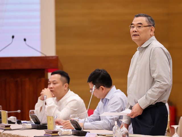 Trung tướng Tô Ân Xô, Chánh Văn phòng Bộ Công an trả lời báo chí tại họp báo - Ảnh: VGP