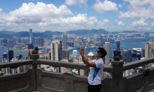 Hong Kong xoay xở đủ cách để phục hồi du lịch