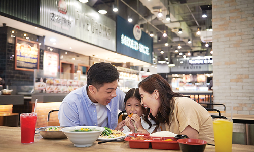 Nhà hàng ẩm thực ra sức chèo kéo thực khách