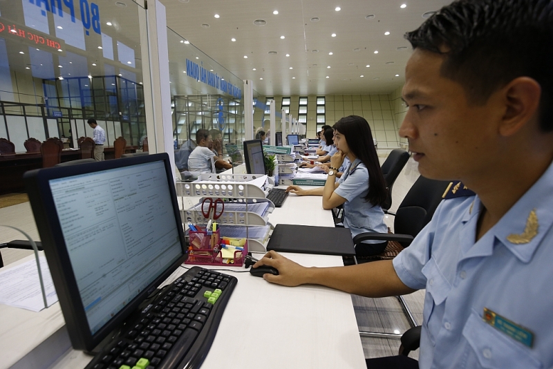 Doanh nghiệp có thể khai báo và nộp bản kê thông tin hàng hóa nhập khẩu điện tử thay vì phải nộp bằng bản giấy như trước đây.