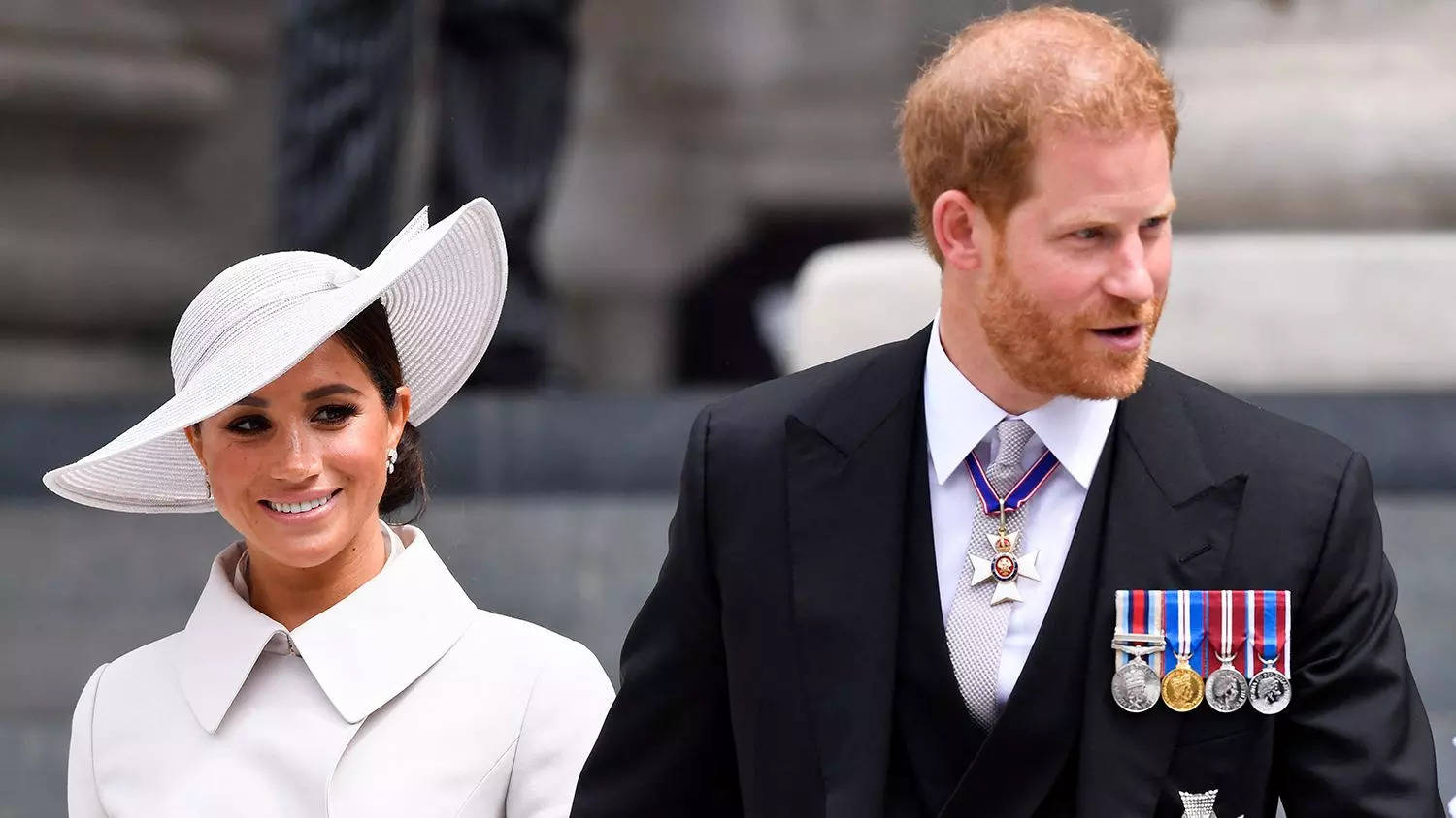 Hoàng tử Harry và vợ Meghan Markle không có kế hoạch tham dự Giáng sinh năm nay cùng Hoàng gia ở Điện Sandringham.