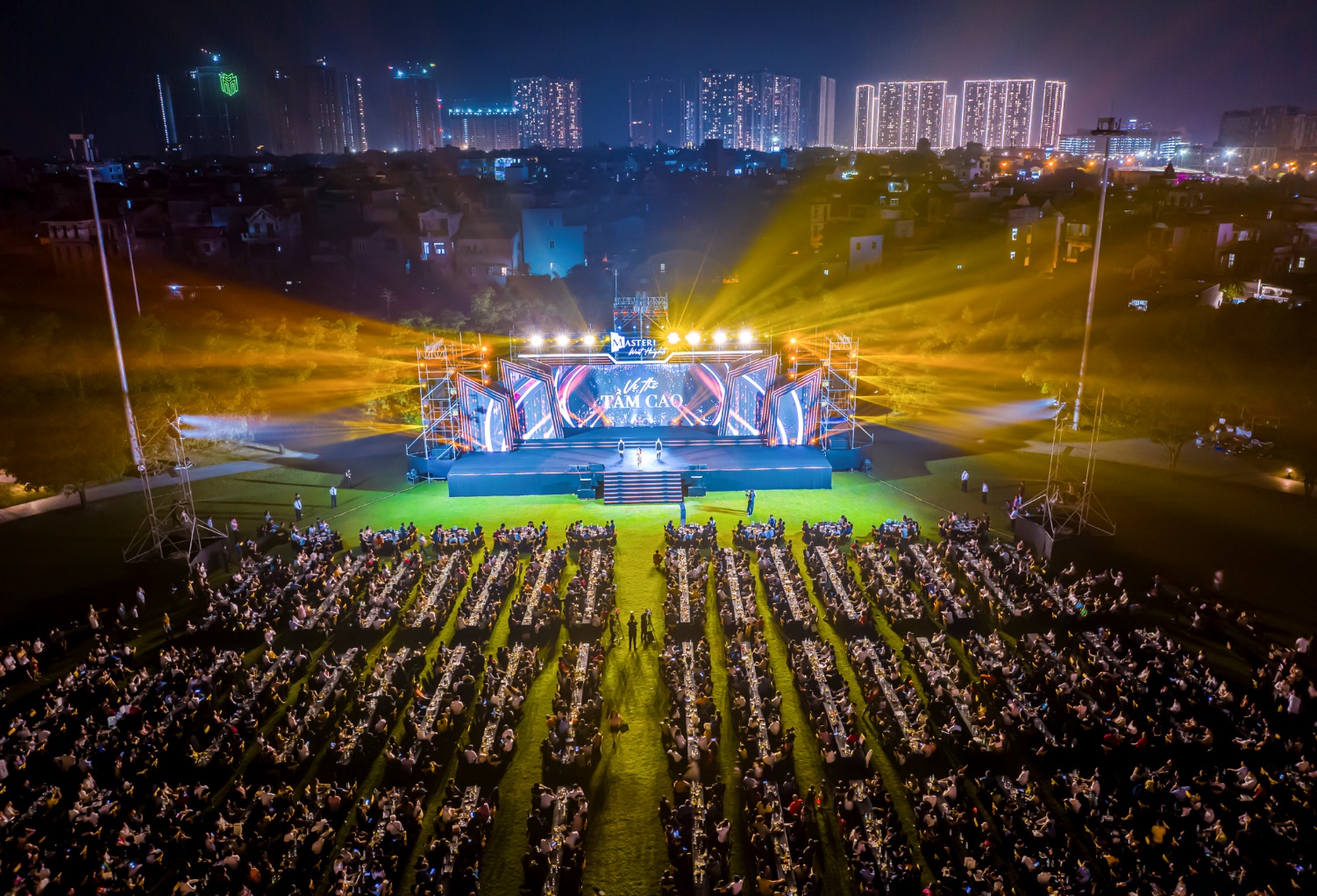 Sự kiện mang tới không gian trải nghiệm nghệ thuật đẳng cấp. (hình fly cam sự kiện).