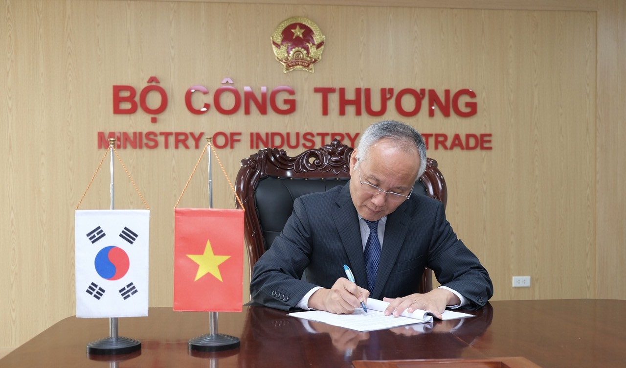 Ông Trần Quốc Khánh - Thứ trưởng Bộ Công Thương Việt Nam, ký ngày 21/10/2022