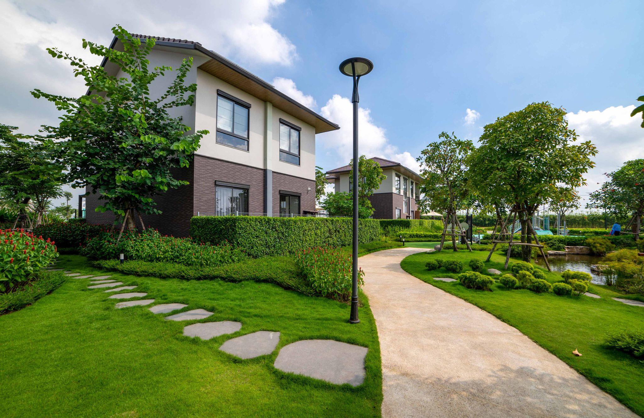 Thiết kế kiến trúc hài hòa với thiên nhiên là điểm nhấn nổi bật của dòng sản phẩm Grand Villa, Waterpoint. (Nguồn: Nam Long Group).
