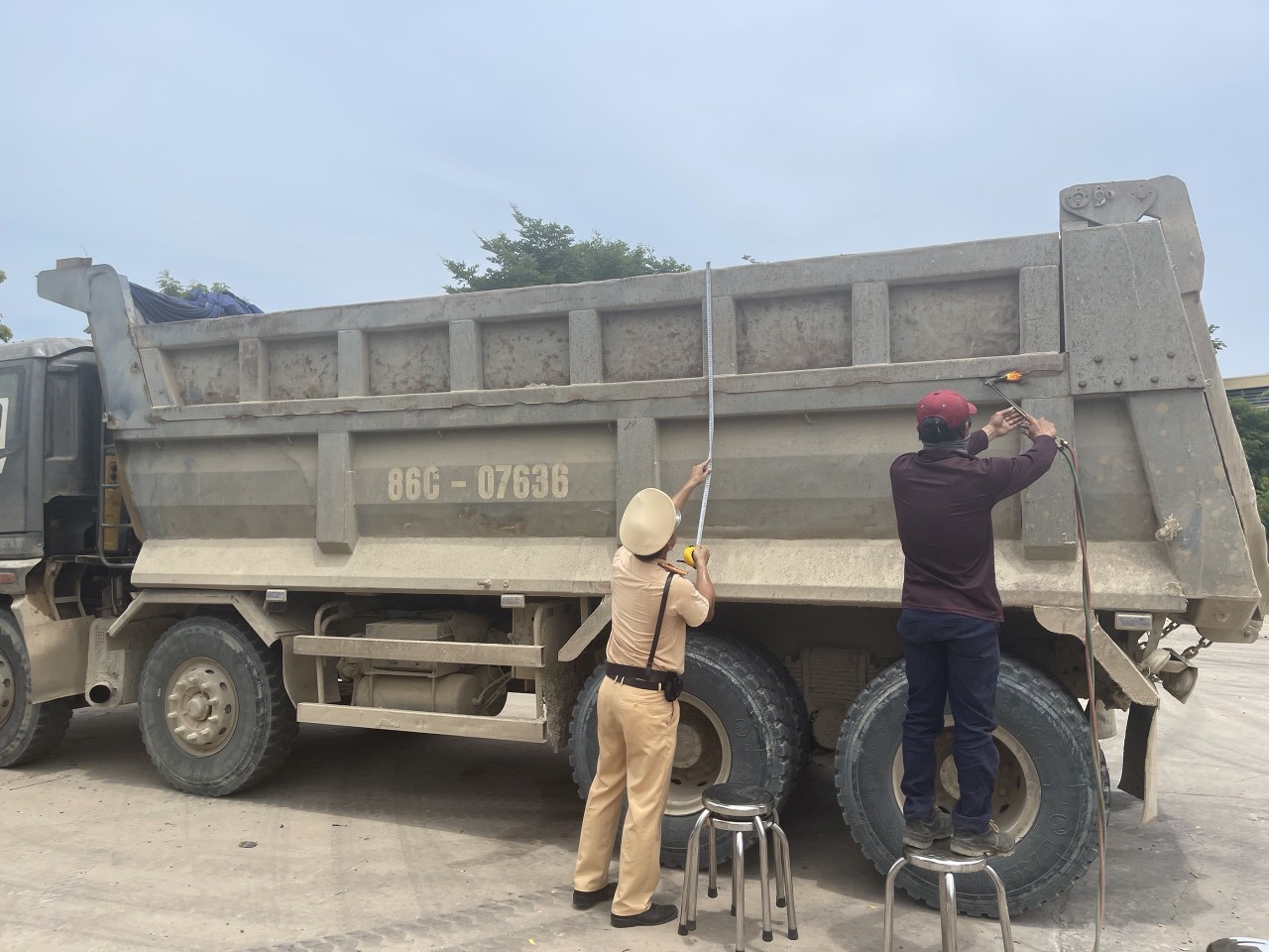 Kiên quyết không cấp giấy chứng nhận cho những ôtô cơi nới thành thùng, không đủ tiêu chuẩn tham gia giao thông.