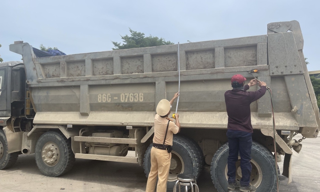 Kiên quyết không cấp giấy chứng nhận cho những ôtô cơi nới thành thùng, không đủ tiêu chuẩn tham gia giao thông.