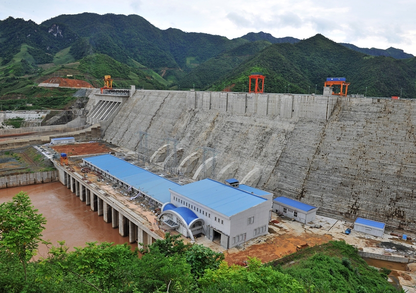 Cục Thuế TP. Hà Nội cảnh báo: "Các chủ dự án, doanh nghiệp sớm thu xếp được nguồn tài chính để nộp các khoản tiền thuế nợ vào ngân sách nhà nước theo đúng quy định trước khi cơ quan thuế áp dụng các biện pháp quyết liệt hơn".