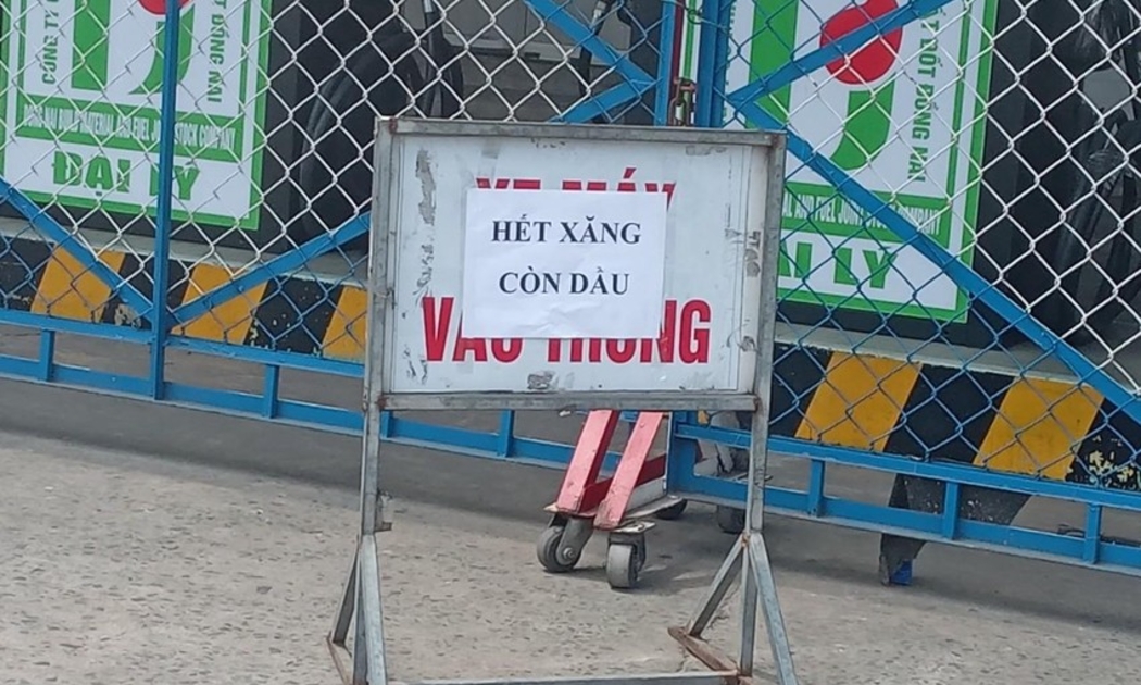 Tình trạng hết xăng, còn dầu tái diễn tại TP.HCM trong 2-3 ngày gần đây, trước khi giá xăng được điều chỉnh tăng vào chiều 01/11/2022.