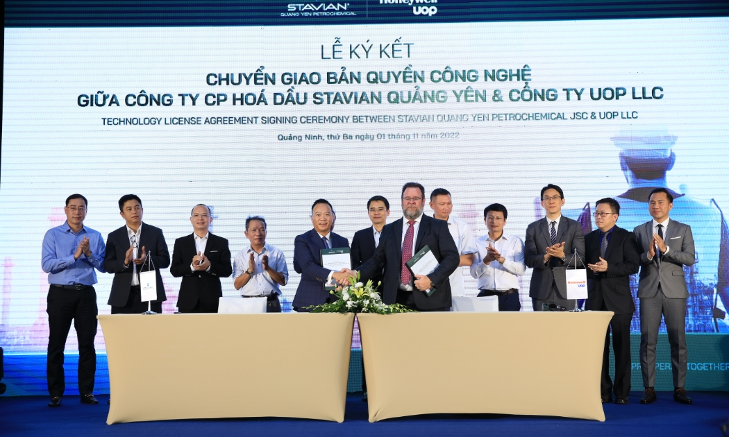 Ký kết chuyển giao bản quyền công nghệ giữa Công ty Cổ phần Hoá dầu Stavian Quảng Yên & Honeywell UOP.