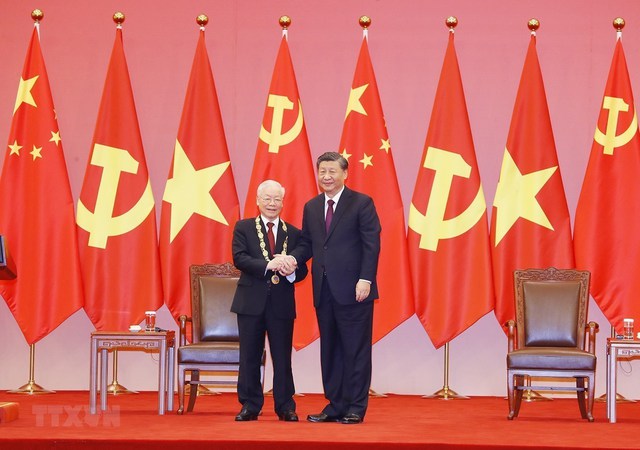 Huân chương Hữu nghị là sự ghi nhận và vinh danh cao quý nhất của Trung Quốc đối với người nước ngoài, được trao cho các cá nhân có đóng góp xuất sắc trong việc hỗ trợ sự nghiệp hiện đại hóa của Trung Quốc, thúc đẩy giao lưu và hợp tác giữa Trung Quốc với các nước cũng như duy trì hòa bình thế giới - Ảnh: TTXVN