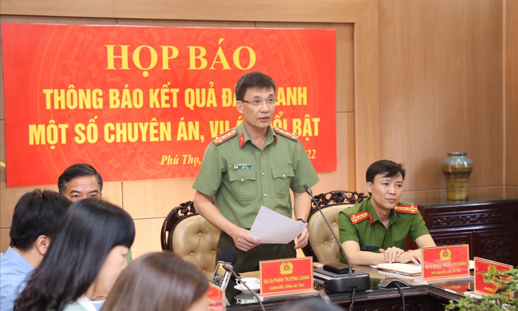 Đại tá Phạm Trường Giang, Giám đốc Công an tỉnh Phú Thọ chủ trì họp báo. Ảnh: Bộ Công an.