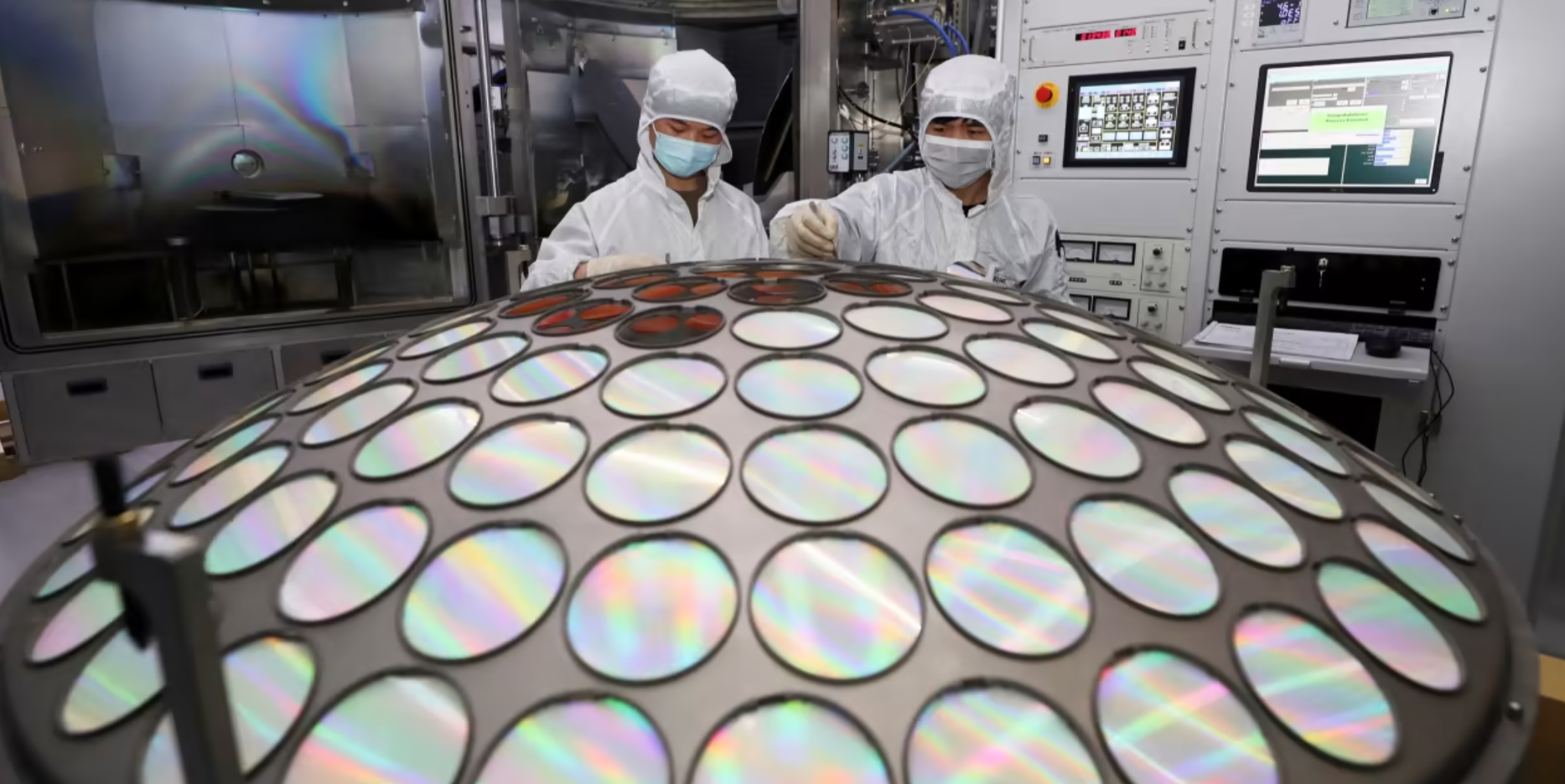 Các biện pháp kiểm soát xuất khẩu của Mỹ nhằm vào các công ty sản xuất chip cao cấp của Trung Quốc - Ảnh: Reuters