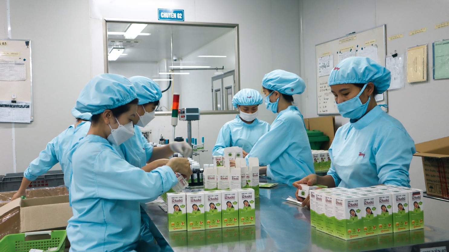Dây chuyền sản xuất sản phẩm Siro ho Ích Nhi.