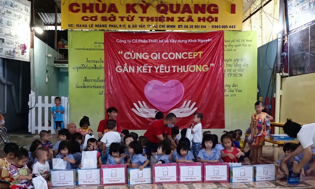 Qi Concept trao tặng những phần quà cho các em nhỏ đang được nuôi dưỡng tại “Mái ấm tình thương” Chùa Kỳ Quang 2 Gò Vấp .