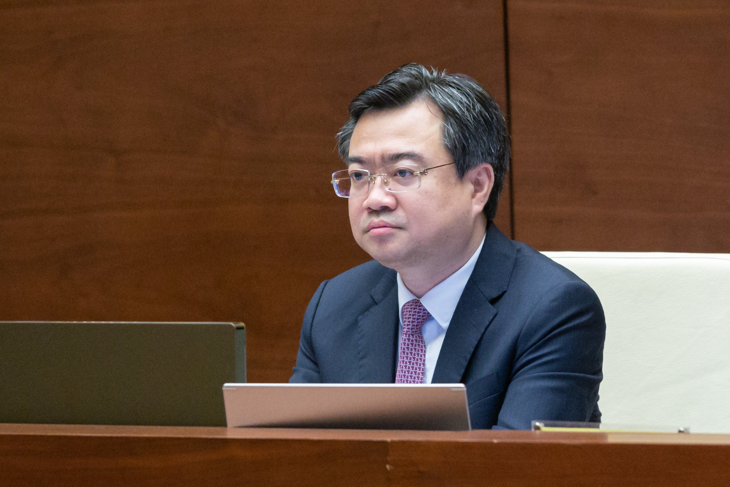 Bộ trưởng Bộ X&acirc;y dựng Nguyễn Thanh Nghị tại phi&ecirc;n trả lời chất vấn ng&agrave;y 3/11.