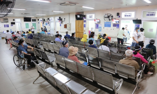 Thận trọng điều chỉnh lộ trình tăng giá dịch vụ do Nhà nước điều tiết như y tế, học phí, điện...