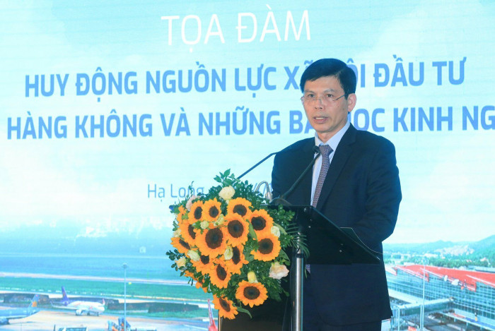 Thứ trưởng Bộ Giao thông vận tải Lê Anh Tuấn phát biểu tại tọa đàm.