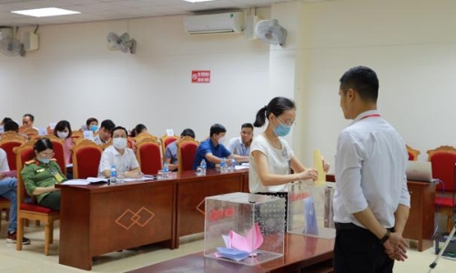 Đấu giá quyền sử dụng đất: Vẫn còn những khoảng trống pháp lý