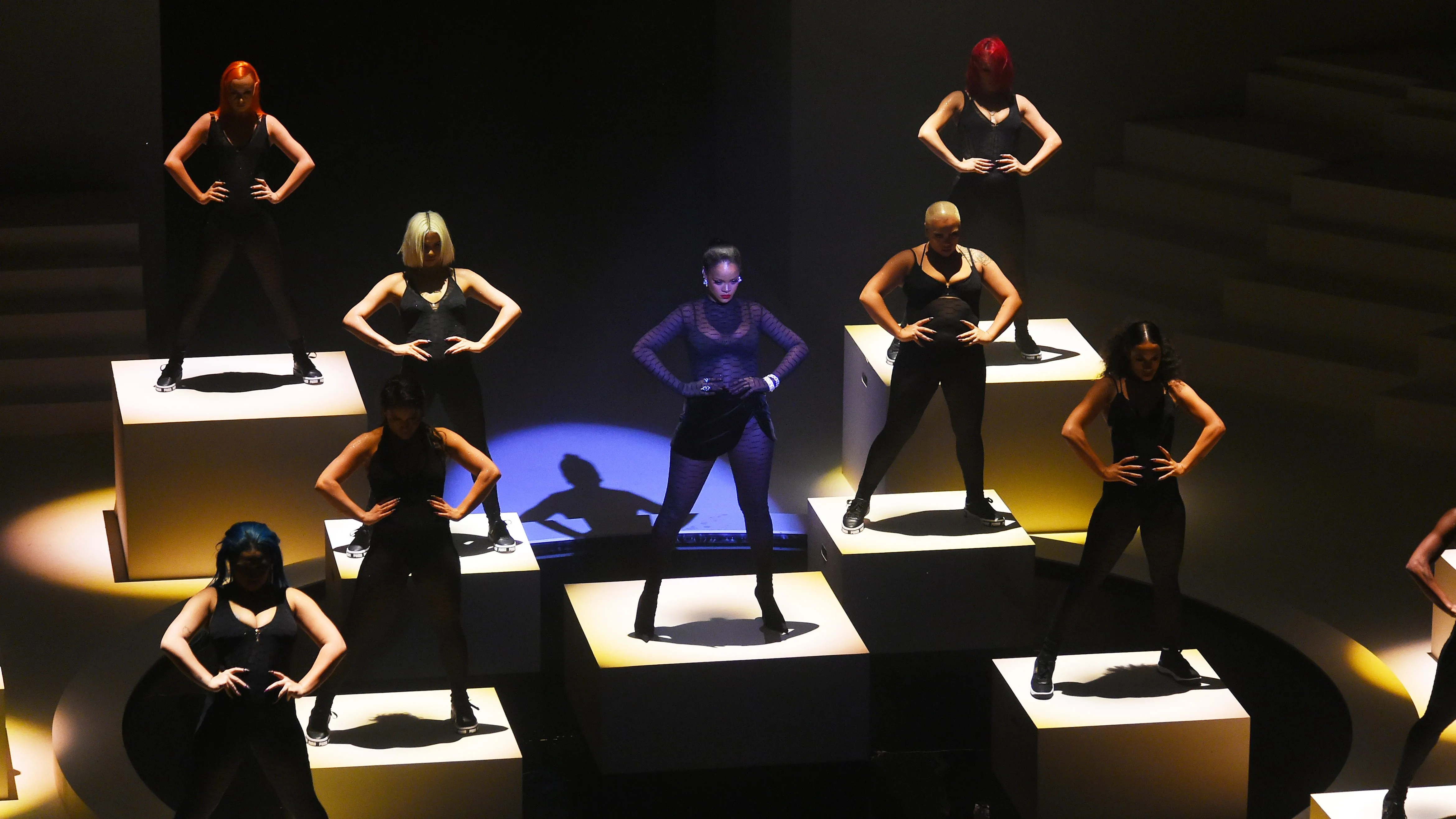 Ba show diễn trước đ&acirc;y của Savage X Fenty đều l&agrave;&nbsp;l&agrave; sự kết hợp giữa nghệ thuật thị gi&aacute;c, vũ đạo, kiến tr&uacute;c v&agrave; &acirc;m nhạc.&nbsp;