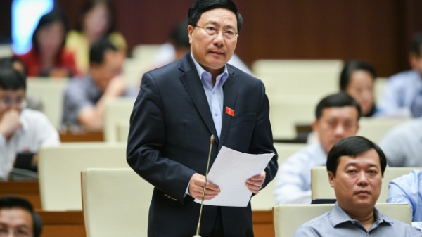 Phó Thủ tướng Phạm Bình Minh: Chính phủ rất quan tâm đến giáo viên, nhân viên y tế